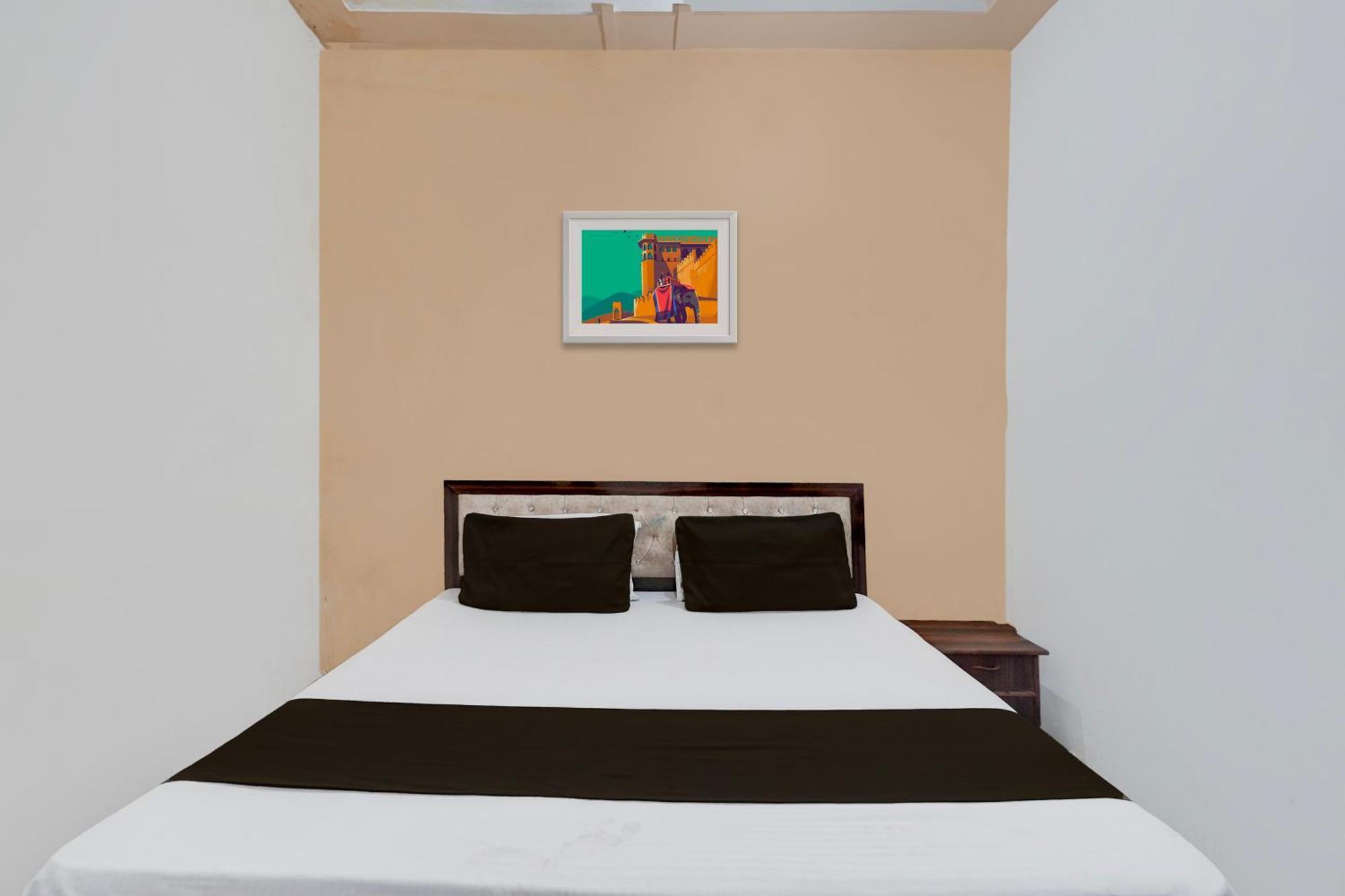 Oyo Hotel Maharaja Palace Мератх Экстерьер фото