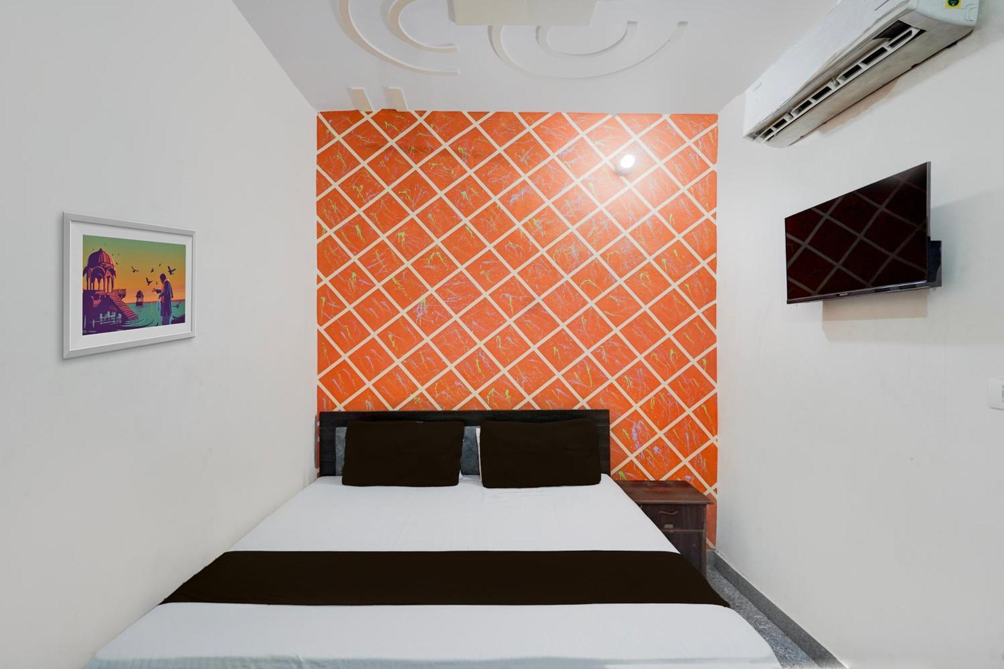 Oyo Hotel Maharaja Palace Мератх Экстерьер фото