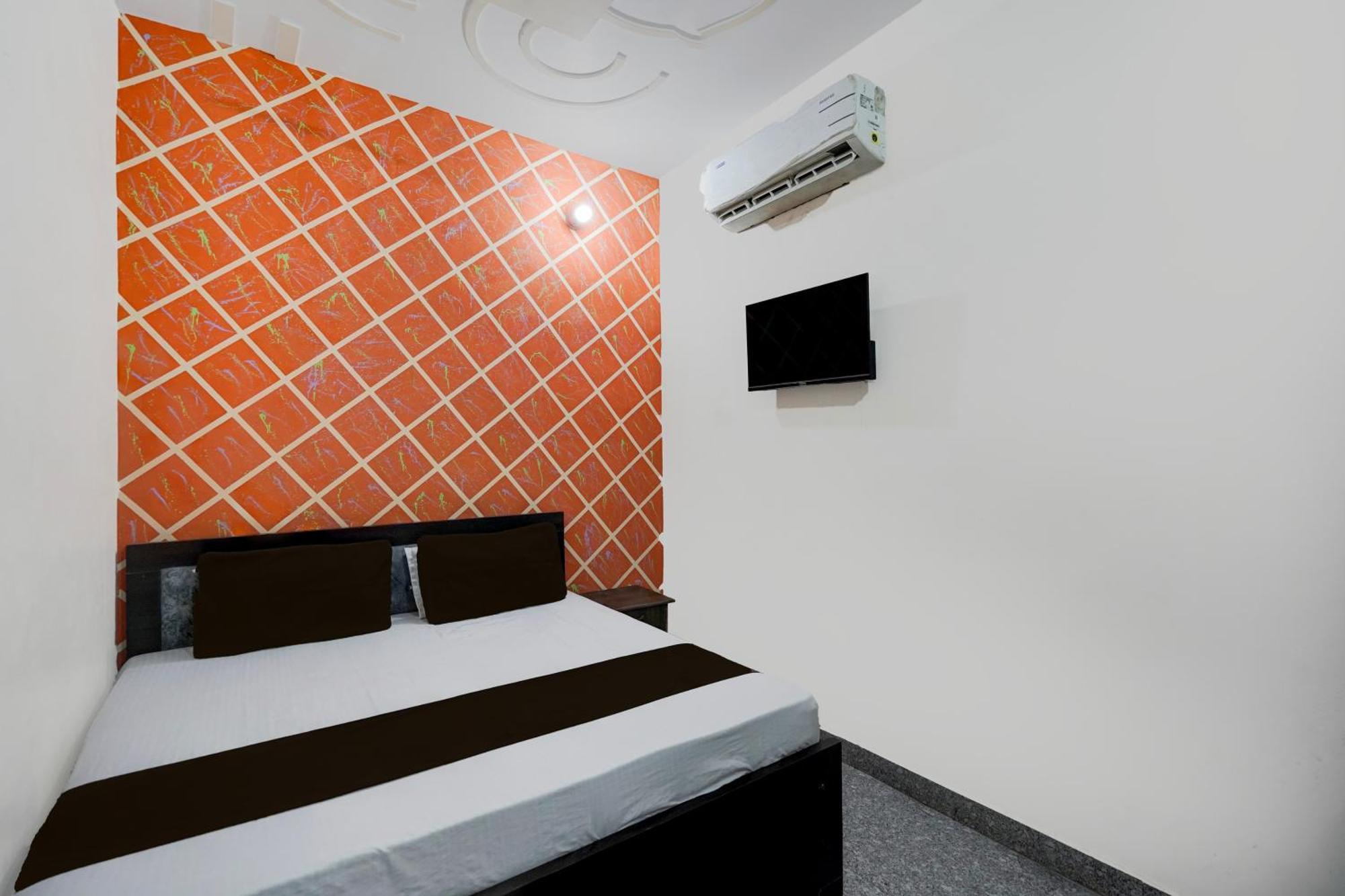 Oyo Hotel Maharaja Palace Мератх Экстерьер фото
