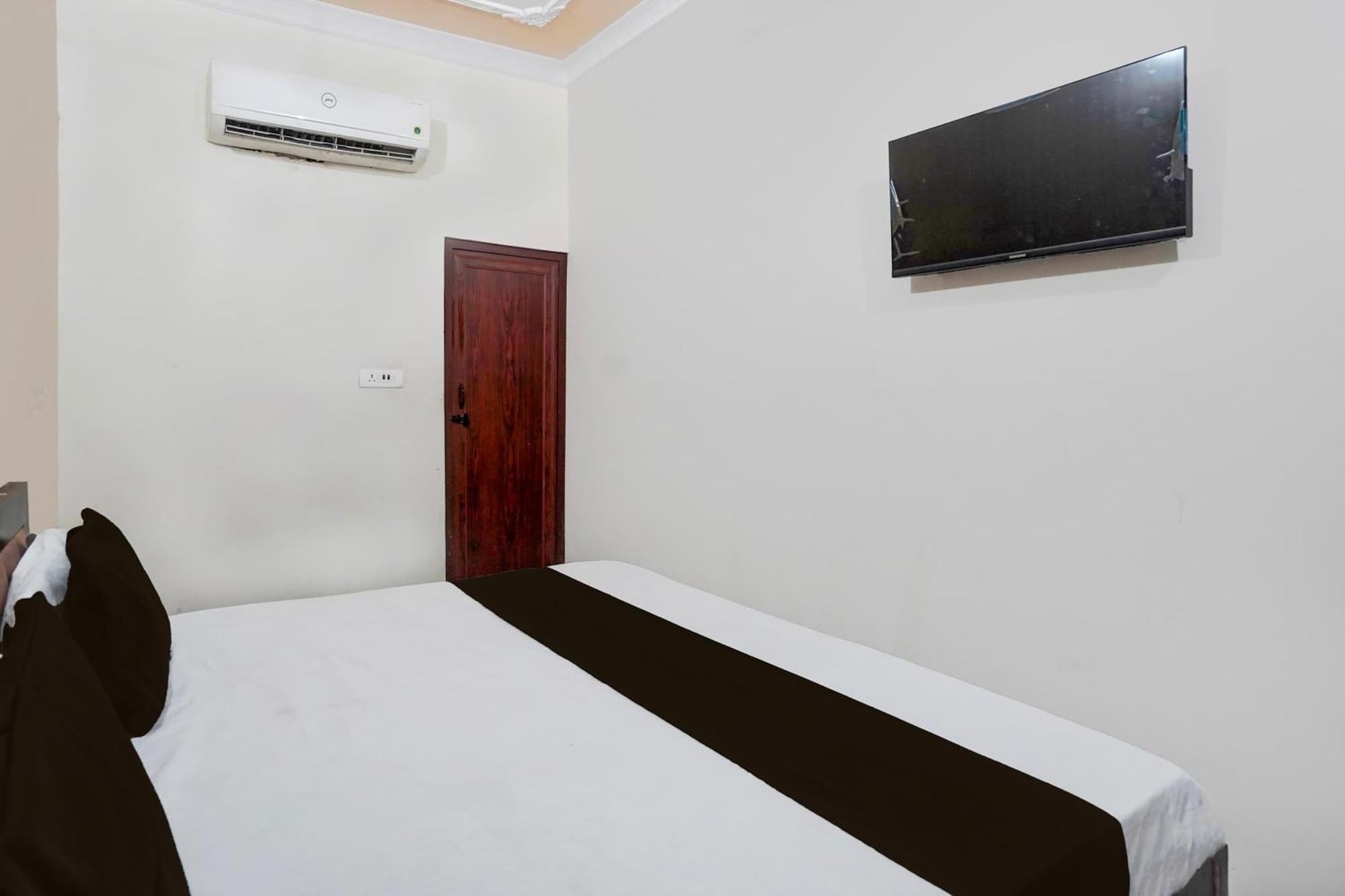 Oyo Hotel Maharaja Palace Мератх Экстерьер фото